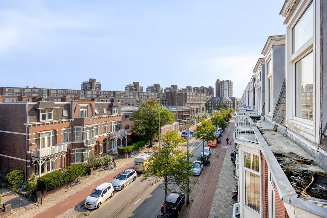 Spacious 6-Room Upper Apartment with Renovation and Splitting Potential in Scheveningen-Bad — 37