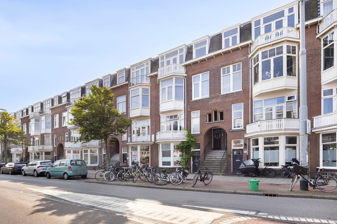 Spacious 6-Room Upper Apartment with Renovation and Splitting Potential in Scheveningen-Bad — 41