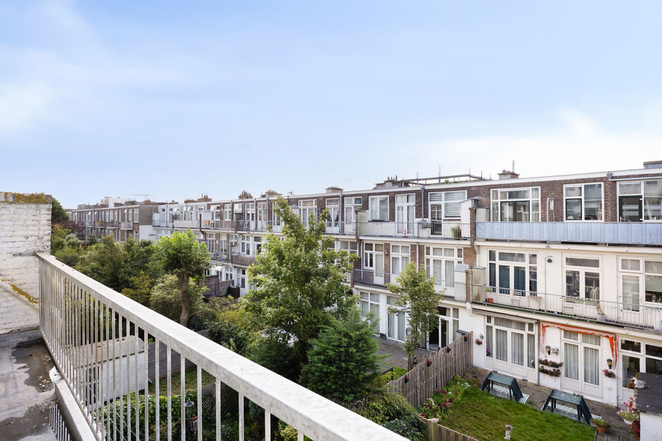 Spacious 6-Room Upper Apartment with Renovation and Splitting Potential in Scheveningen-Bad — 15