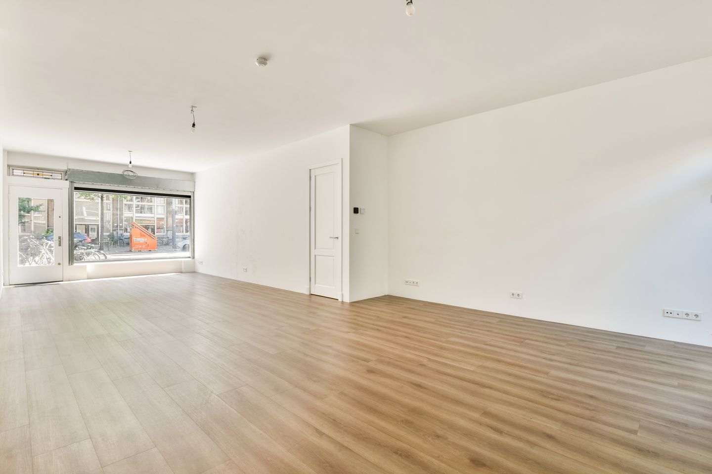 View photo 3 of Bilderdijkstraat 150