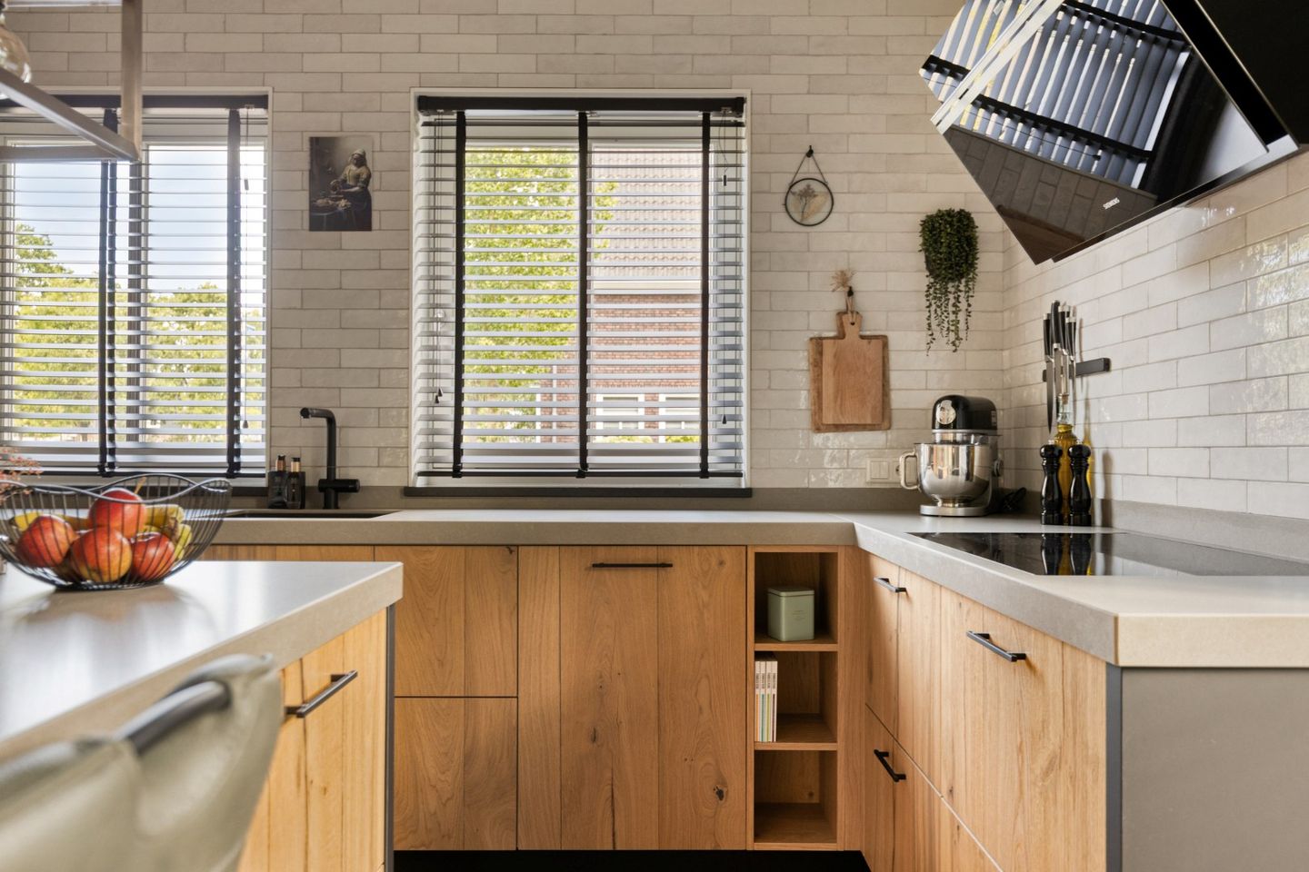 Modern Detached Family Home with South-Facing Garden and Energy Efficiency — 19