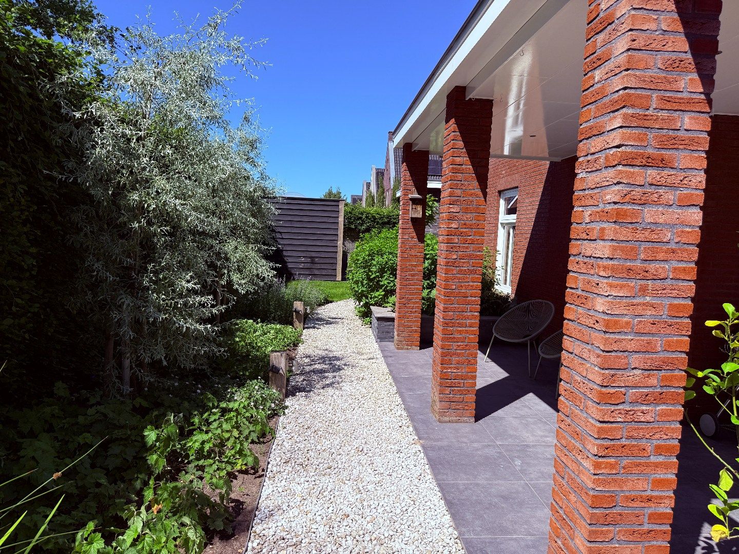 Modern Detached Family Home with South-Facing Garden and Energy Efficiency — 42