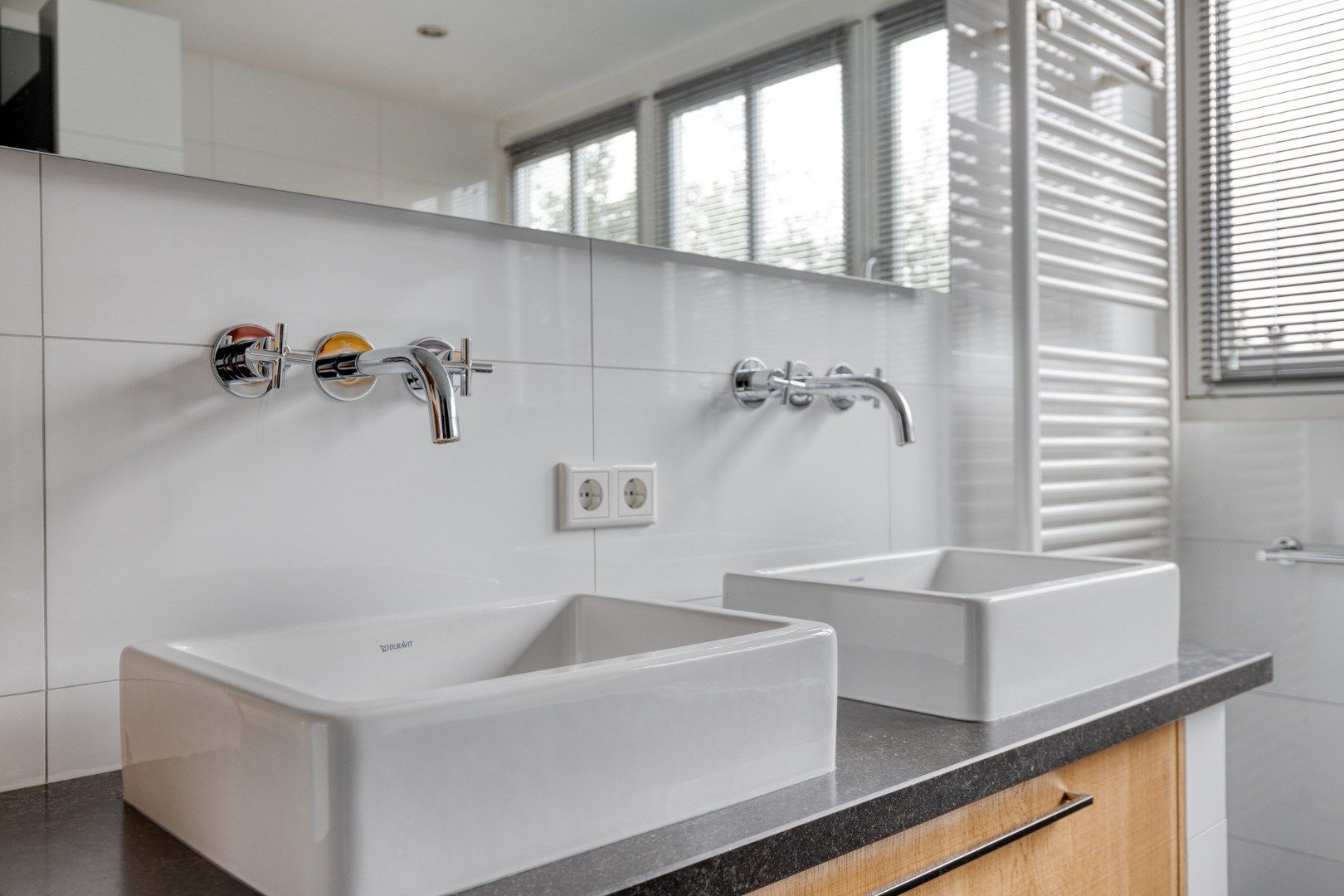 Modern Detached Family Home with South-Facing Garden and Energy Efficiency — 33