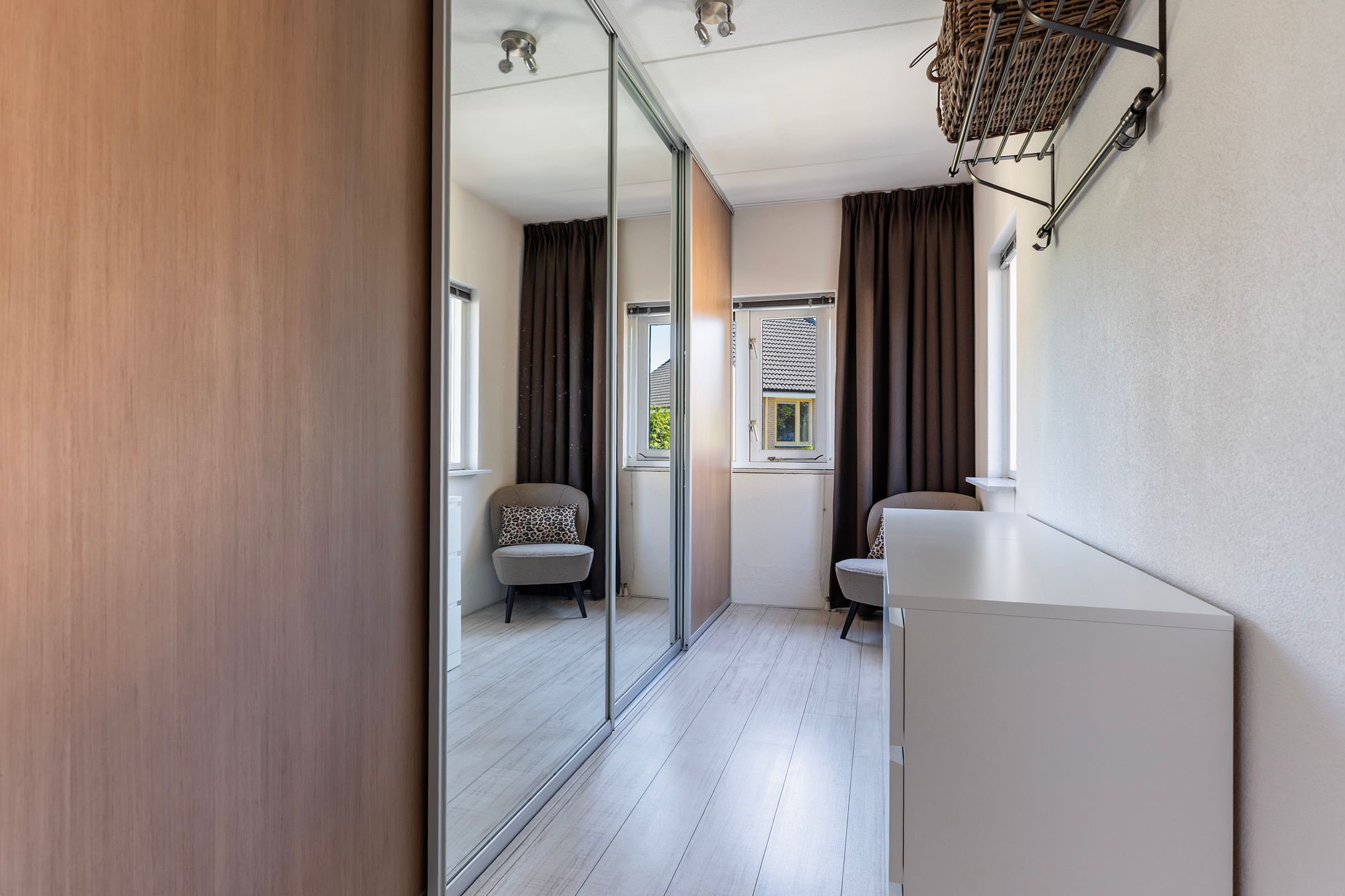 Spacious Semi-Detached Home with Garage in Apeldoorn — 27