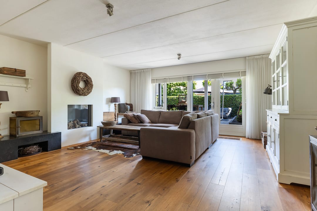 Spacious Semi-Detached Home with Garage in Apeldoorn — 8