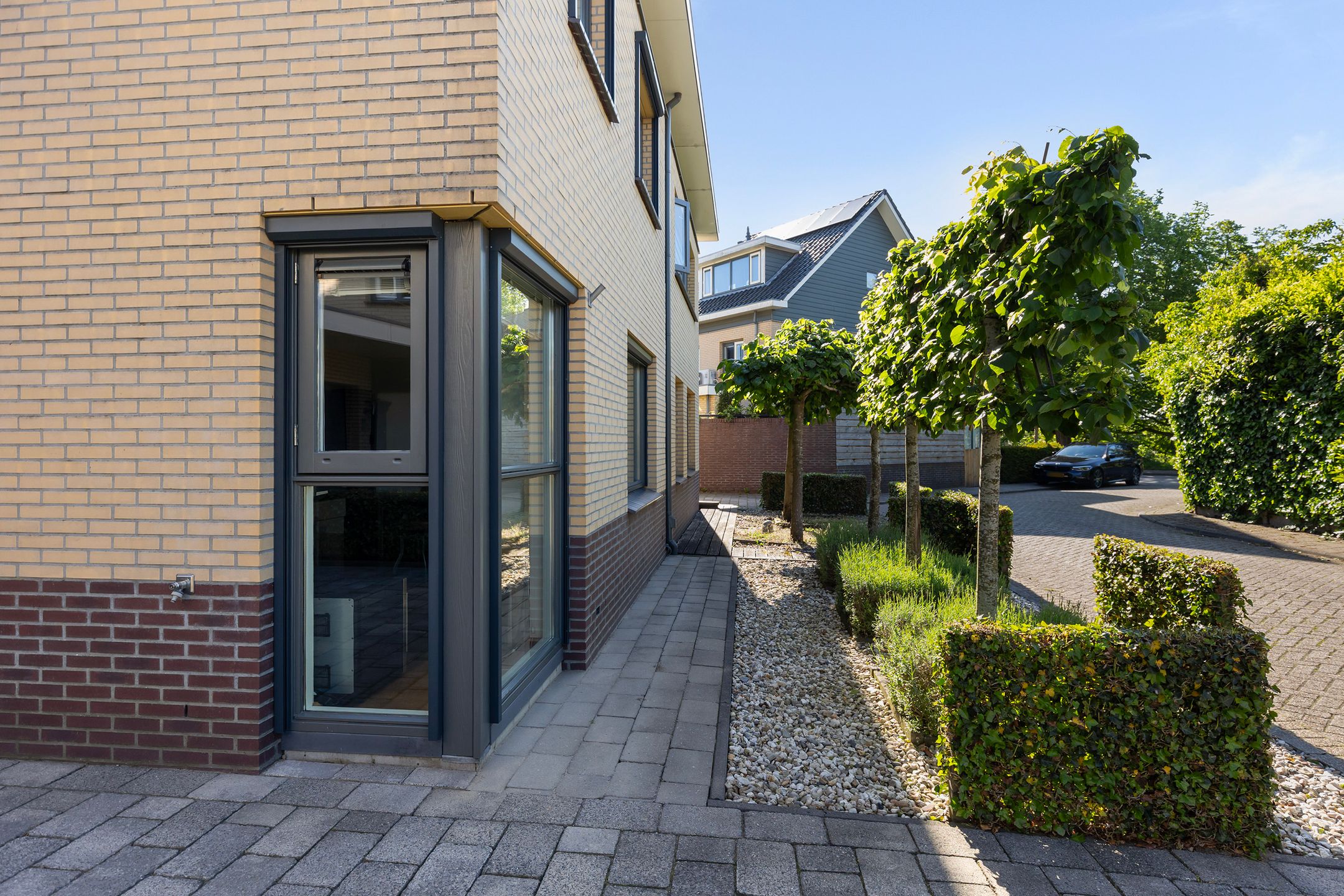 Spacious Semi-Detached Home with Garage in Apeldoorn — 39