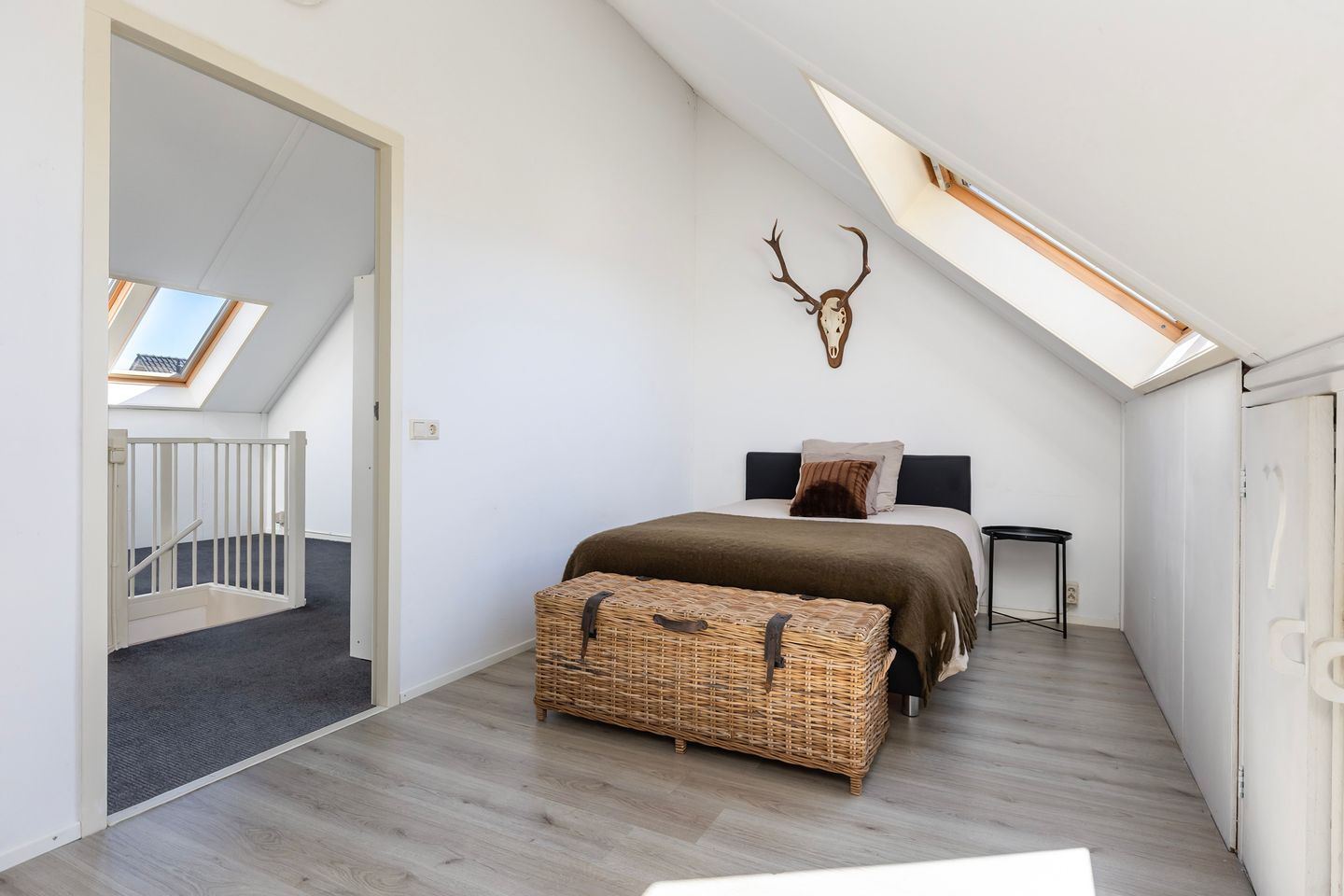 Spacious Semi-Detached Home with Garage in Apeldoorn — 35