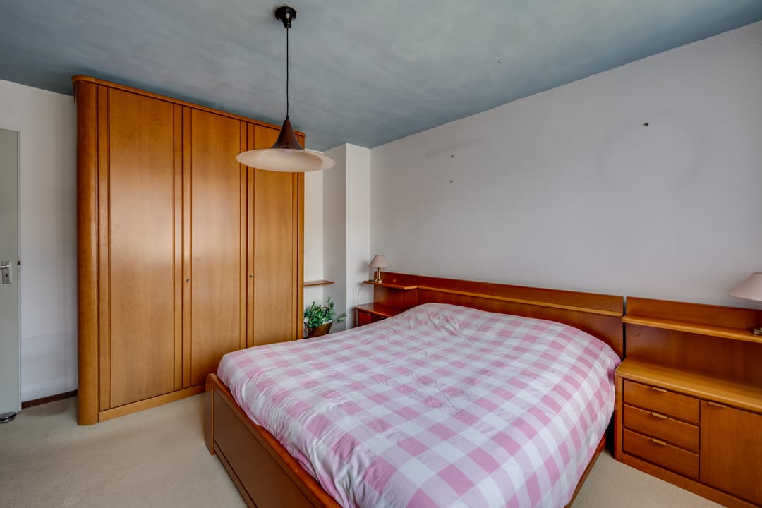 Spacious Terraced House with Great Potential in Quiet Location — 17