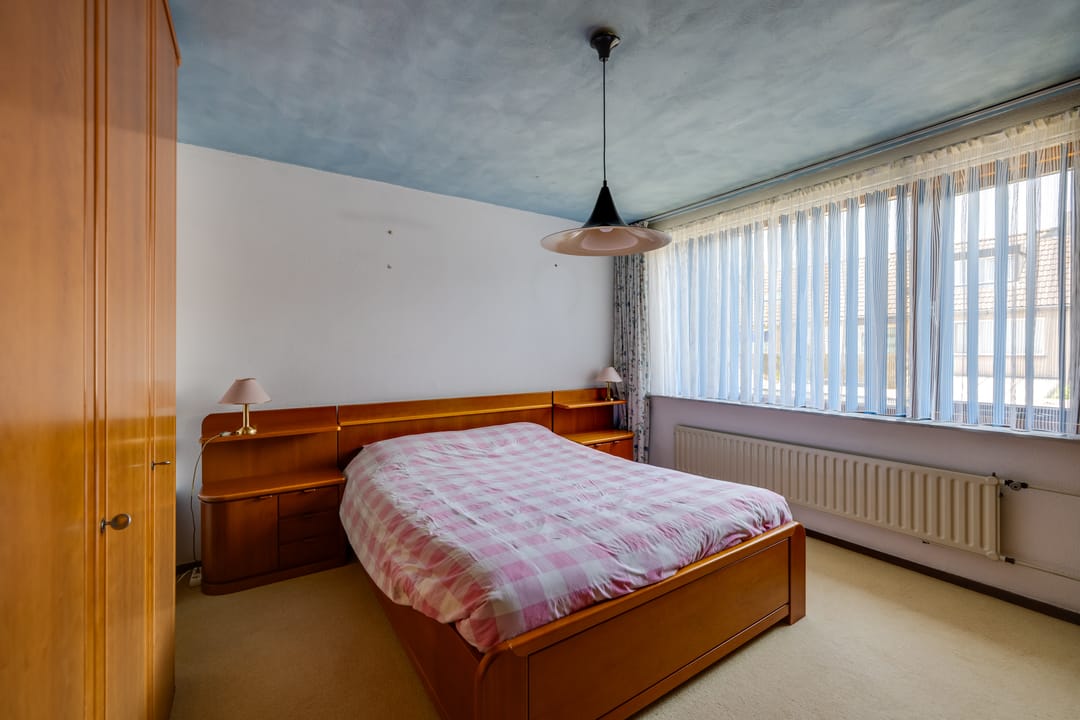 Spacious Terraced House with Great Potential in Quiet Location — 16
