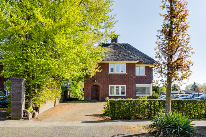 Photo 2 of Raadhuisstraat 6