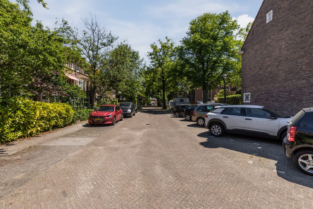 Photo 32 of St Adrianusstraat 69