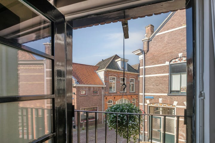 Foto 4 van Burgwalstraat 10-01