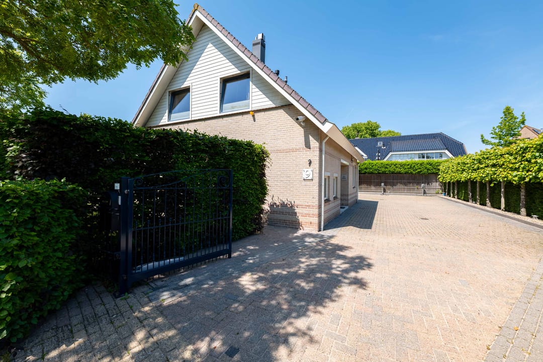 Photo 67 of Courteniusstraat 9