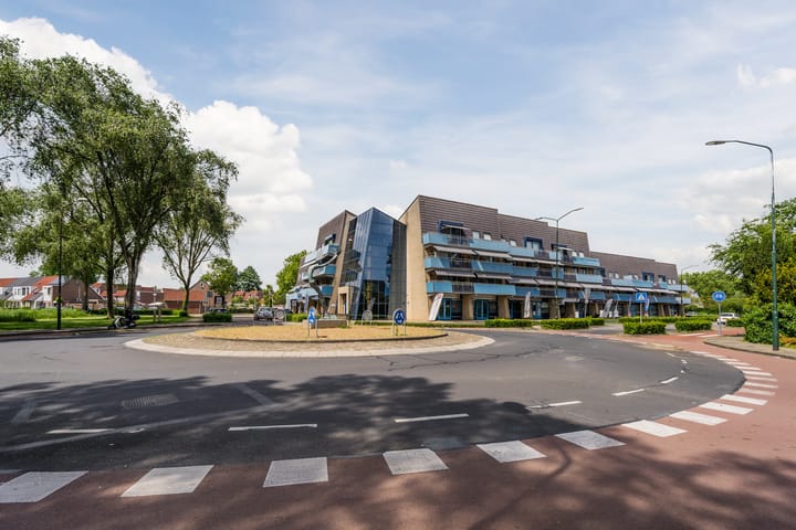 Photo 2 of Wilhelminalaan 42