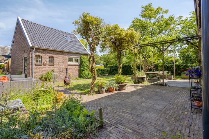 Photo 3 of Prins Bernhardlaan 11