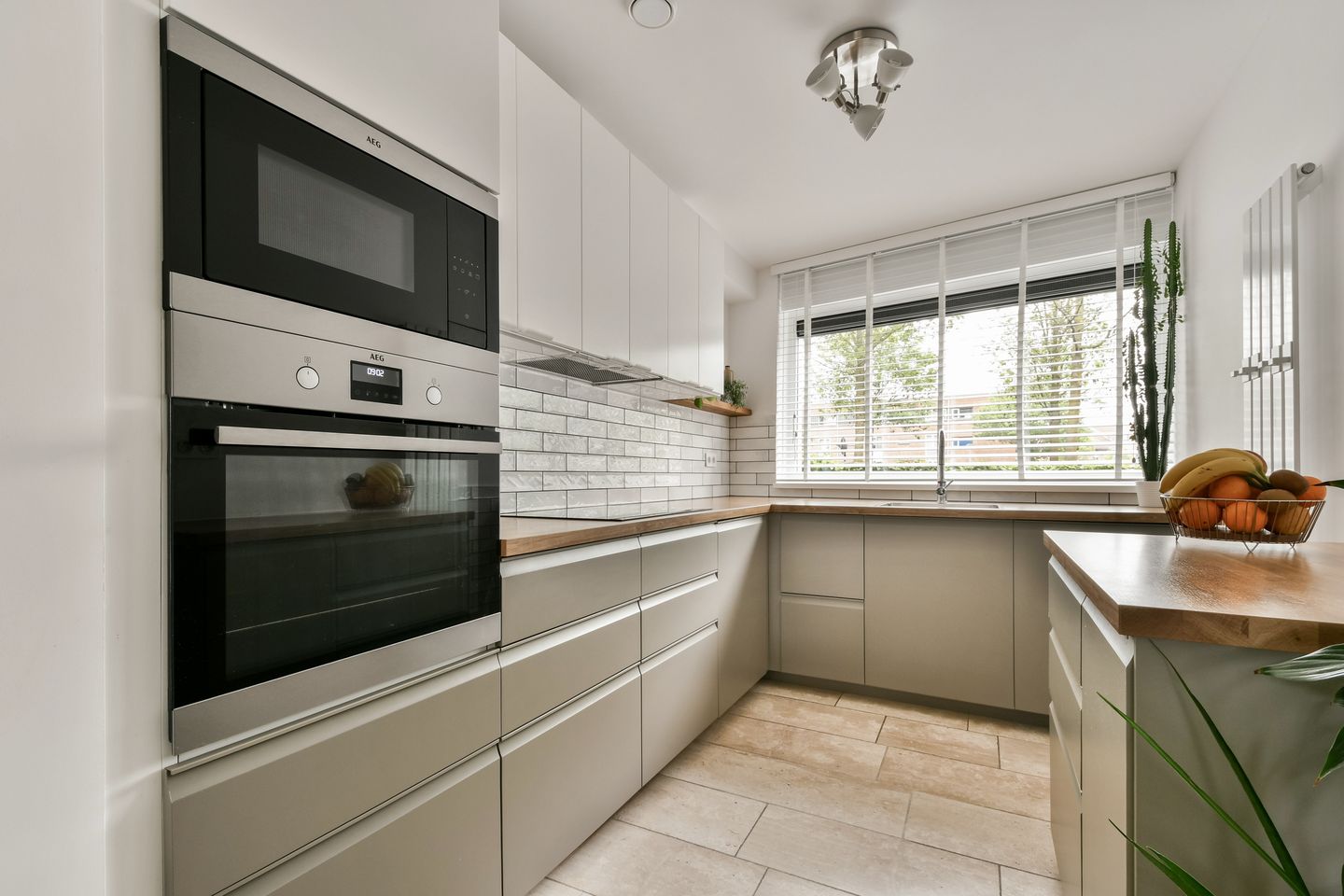 Photo 10 of Kees Verweystraat 37