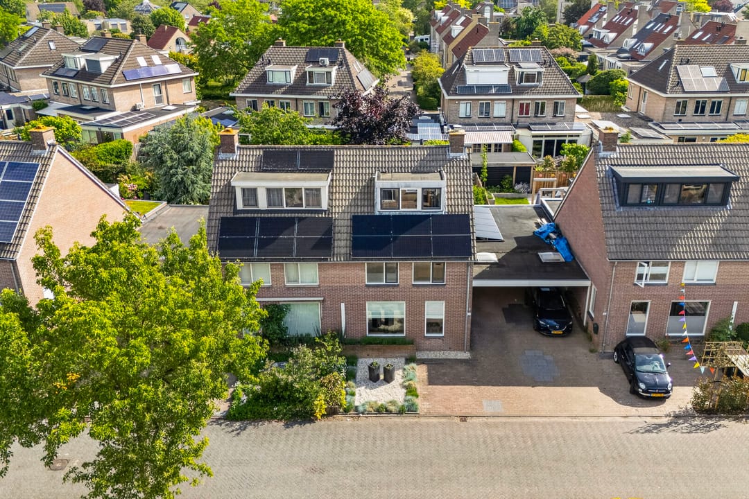 Spacious and Well-Maintained Semi-Detached Home with Garage and Modern Amenities — 47