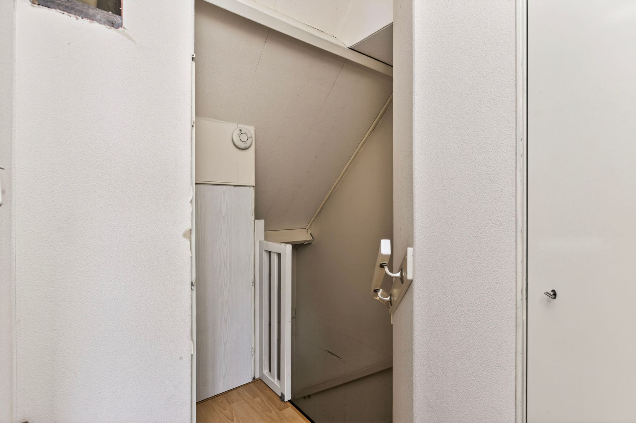 Spacious and Well-Maintained Semi-Detached Home with Garage and Modern Amenities — 39
