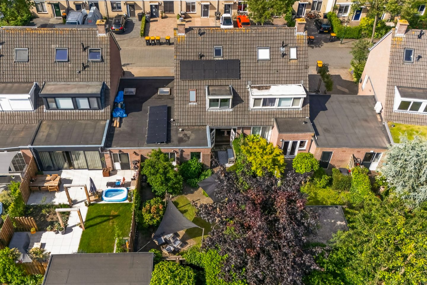 Spacious and Well-Maintained Semi-Detached Home with Garage and Modern Amenities — 44