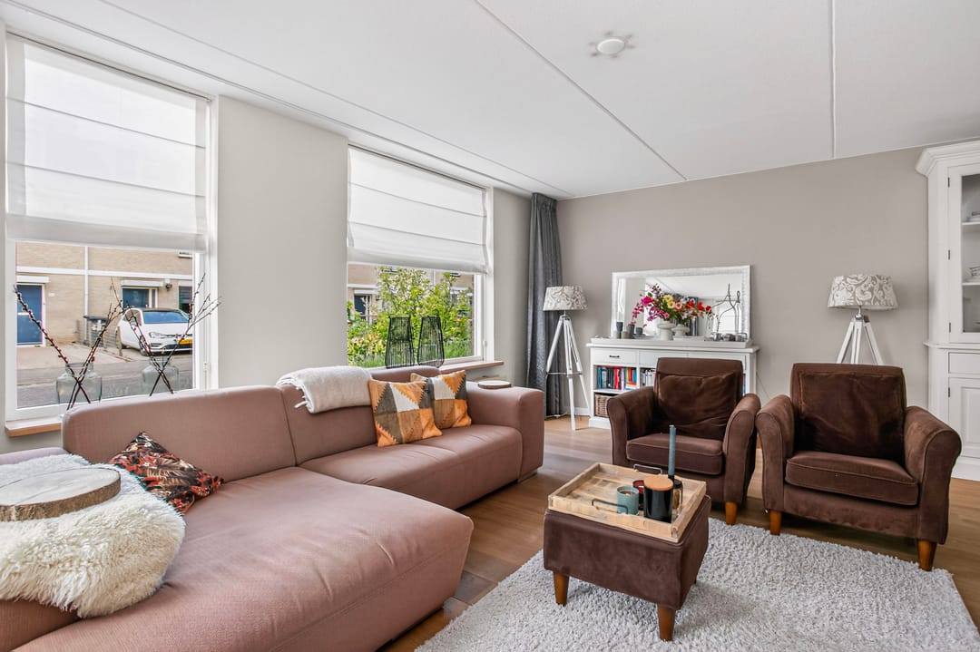 Spacious and Well-Maintained Semi-Detached Home with Garage and Modern Amenities — 7
