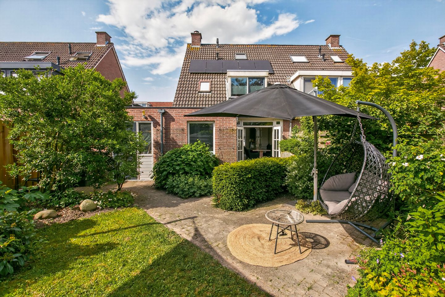 Spacious and Well-Maintained Semi-Detached Home with Garage and Modern Amenities — 25