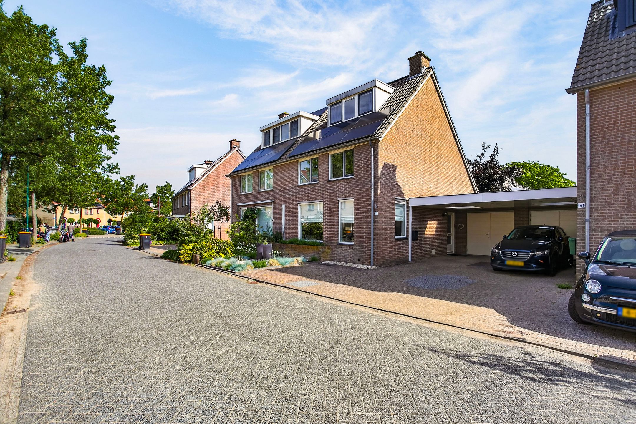 Spacious and Well-Maintained Semi-Detached Home with Garage and Modern Amenities — 45