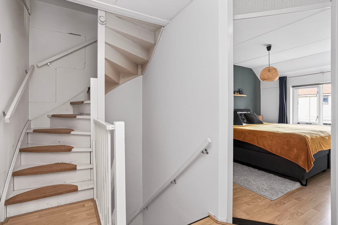 Spacious and Well-Maintained Semi-Detached Home with Garage and Modern Amenities — 38