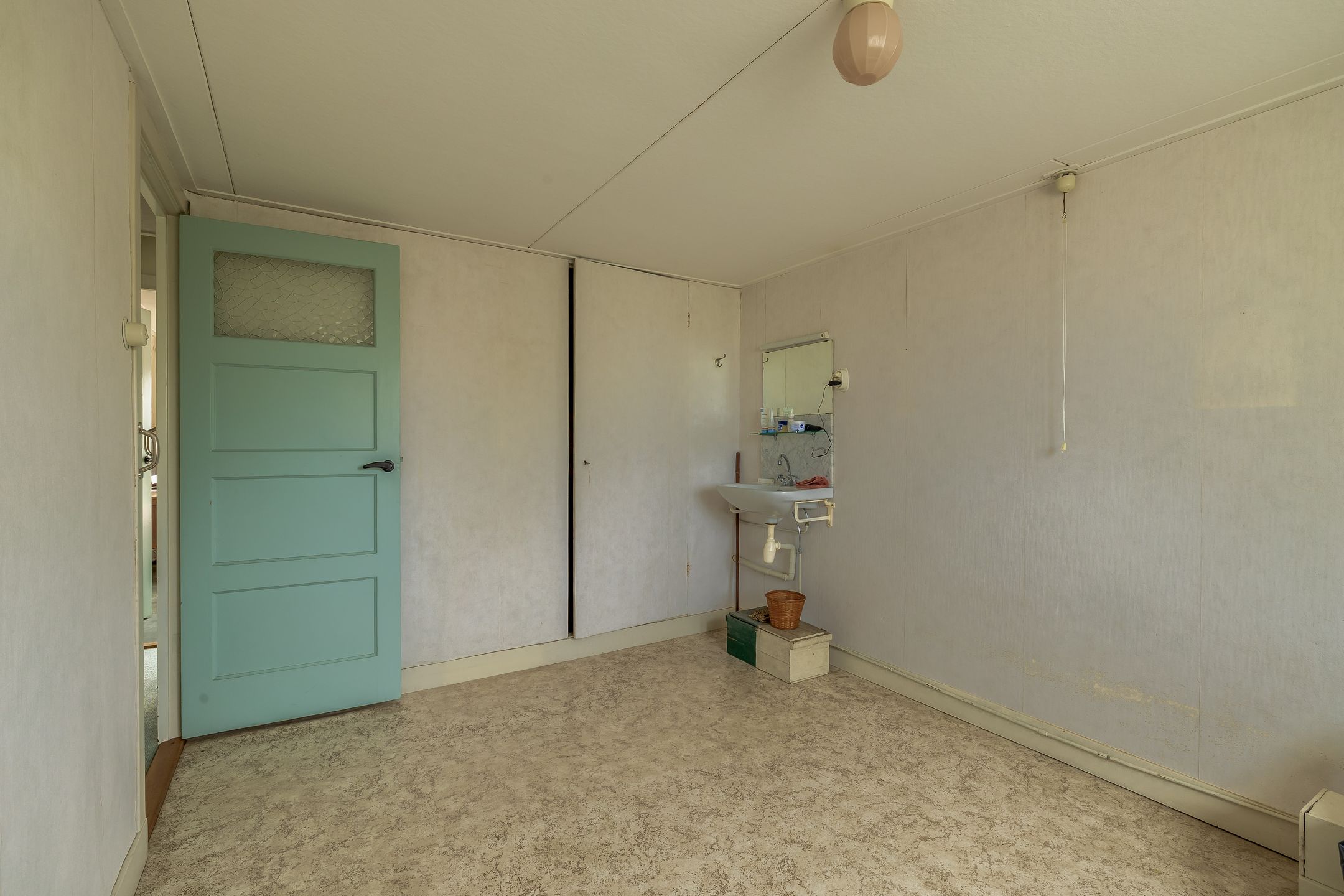 Charming 1930 End Terrace House with Deep Sunny Garden in Wormer — 33