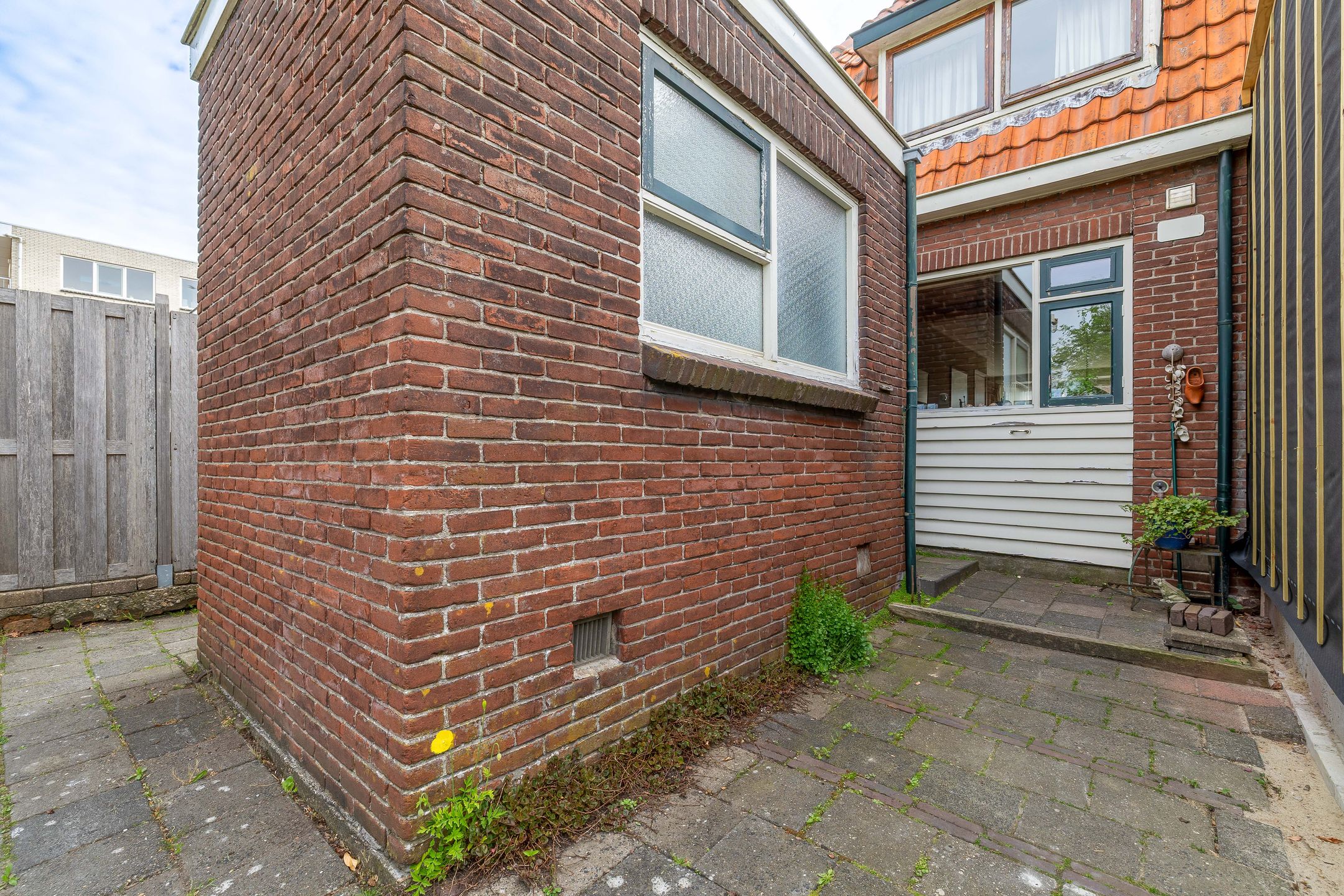 Charming 1930 End Terrace House with Deep Sunny Garden in Wormer — 18