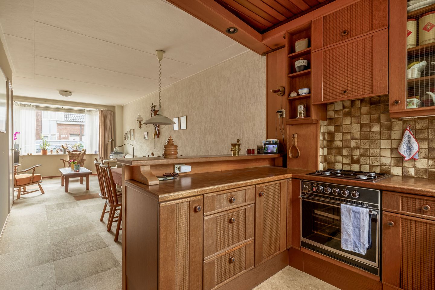 Charming 1930 End Terrace House with Deep Sunny Garden in Wormer — 14