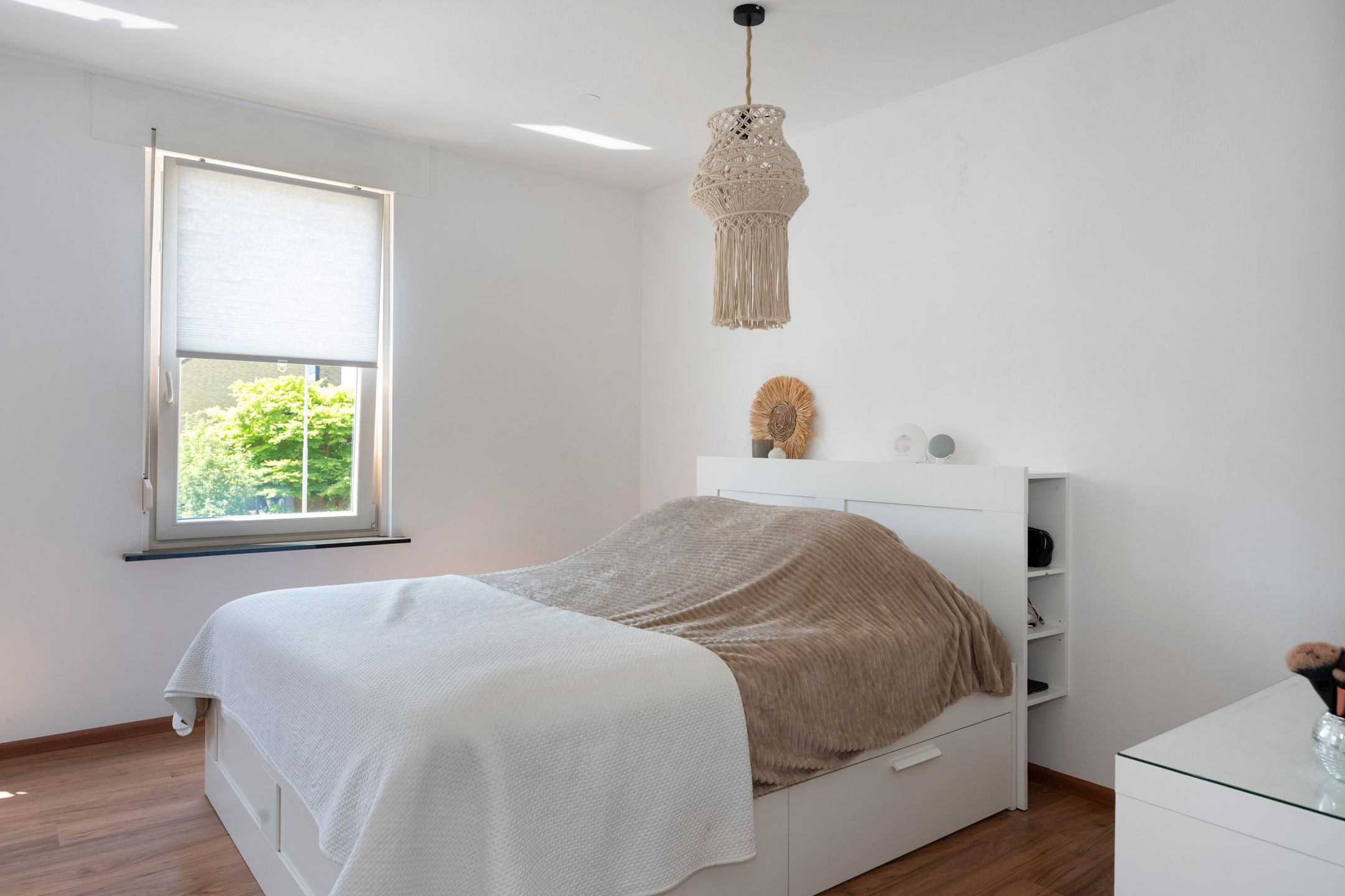 Spacious detached home with 30s style and modern comfort — 27