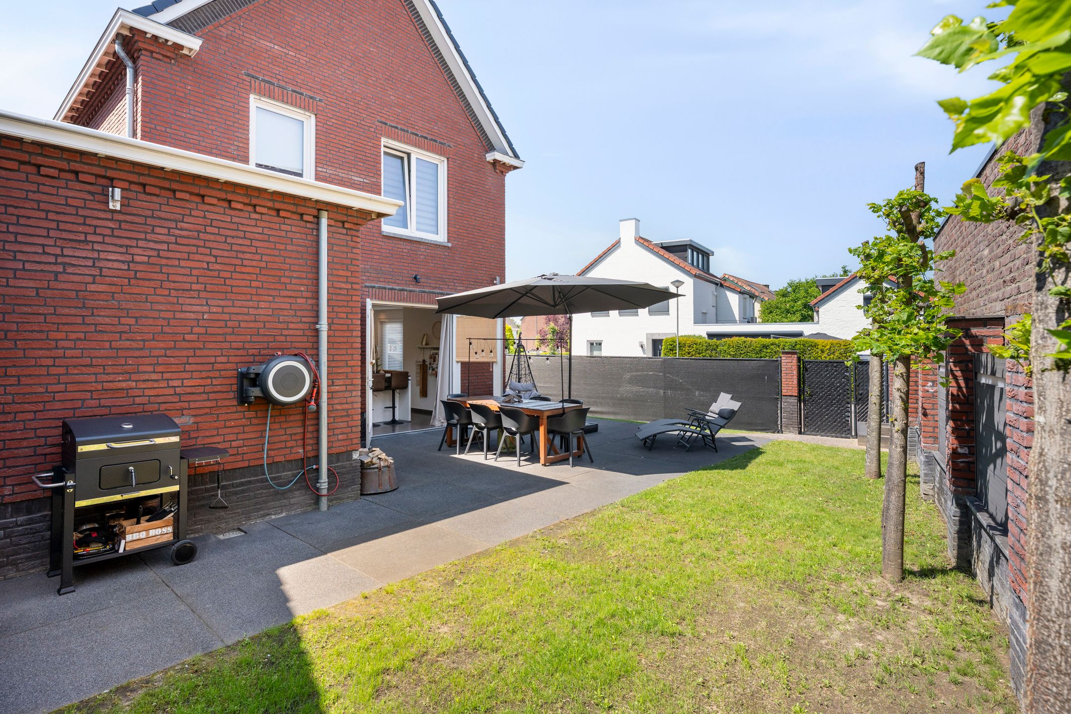 Spacious detached home with 30s style and modern comfort — 45