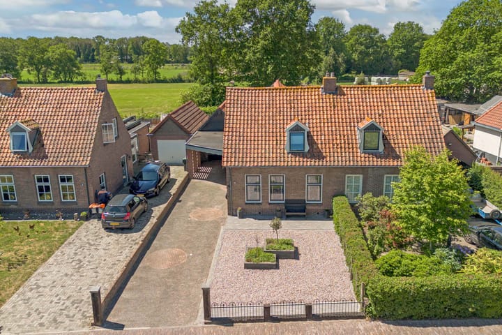 Photo 4 of Schoolstraat 16