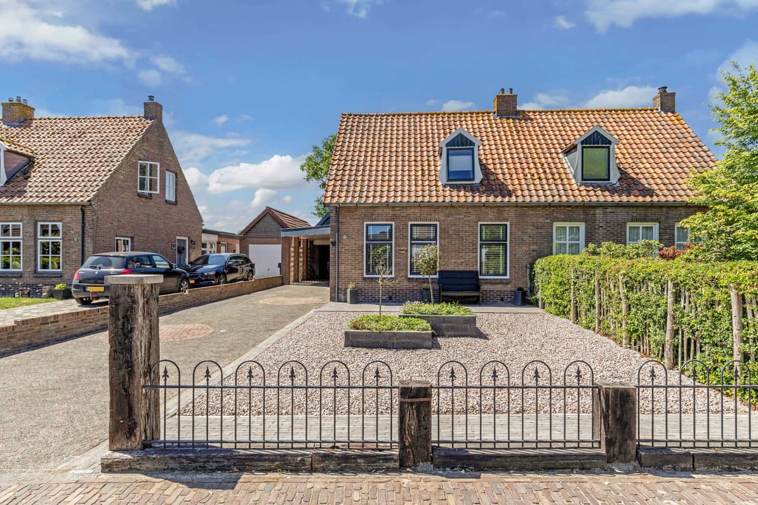 Photo 52 of Schoolstraat 16