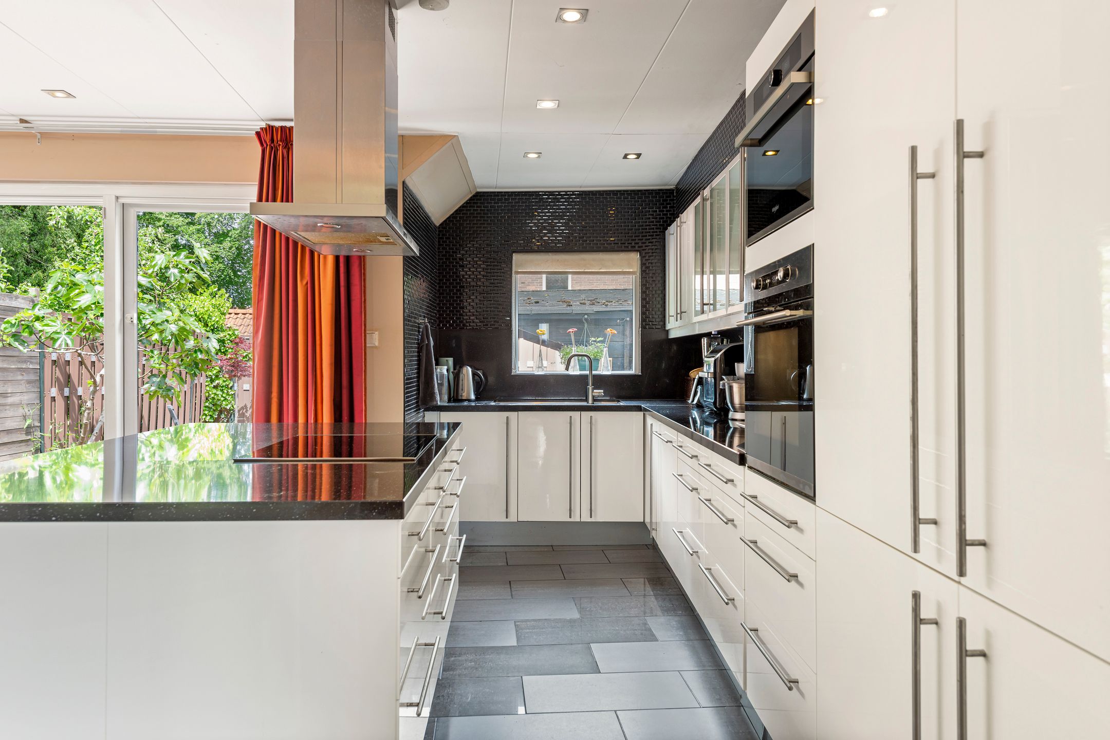 Photo 18 of Wouter Klaassenlaan 9