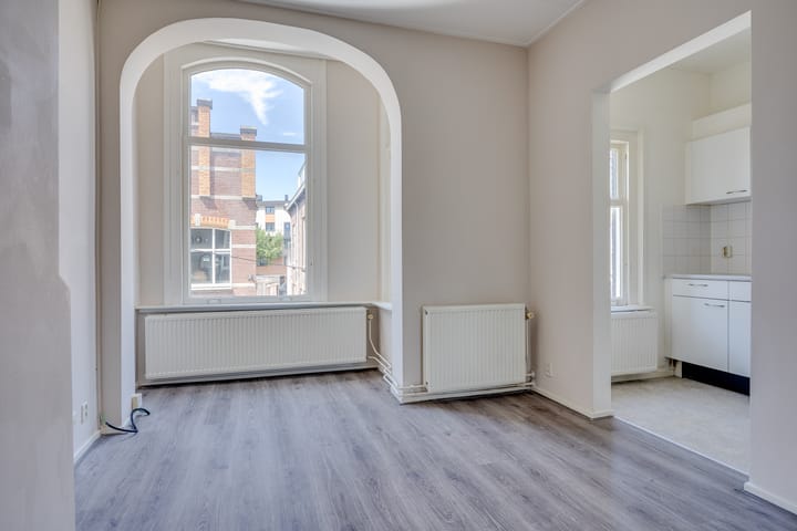 Photo 2 of 3e Oosterstraat 1-C1