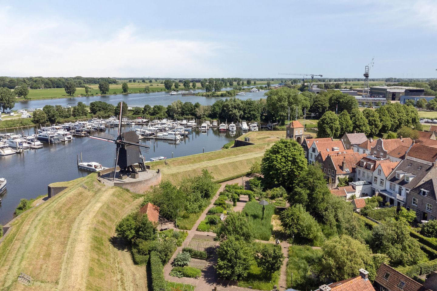 Characteristic detached house with unique layout and river views in Heusden — 55
