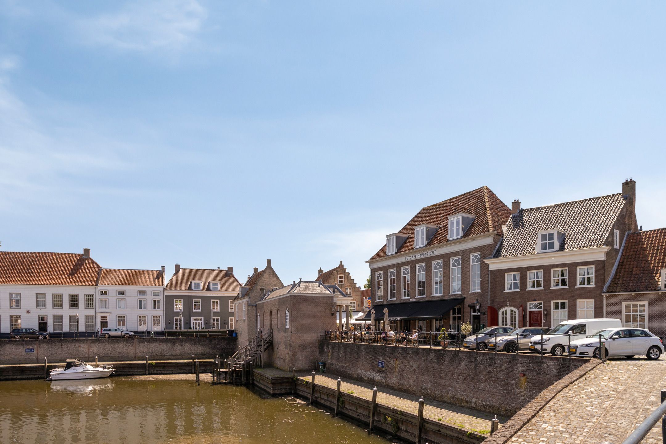 Characteristic detached house with unique layout and river views in Heusden — 48