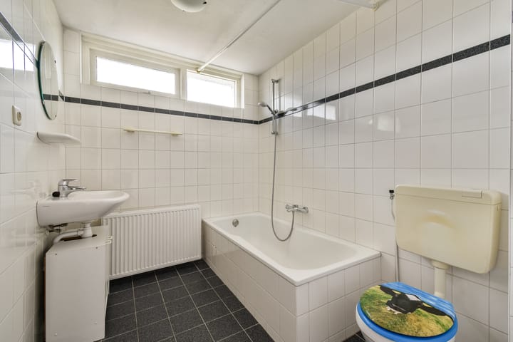 Tussenwoning te koop: Minnaertweg 52, Dordrecht
