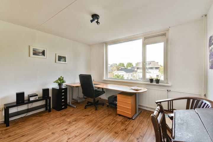 Tussenwoning te koop: Minnaertweg 52, Dordrecht