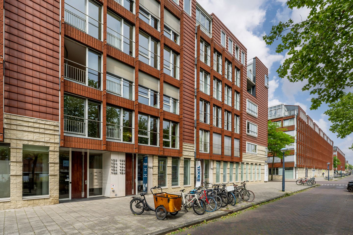 View photo 2 of Laan der Hesperiden 120
