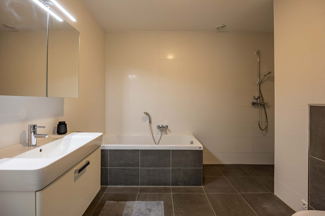 Modern and Energy Efficient Patio Home with High Ceilings in Leunen — 26