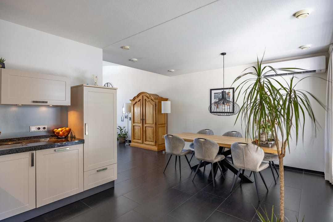 Modern and Energy Efficient Patio Home with High Ceilings in Leunen — 16