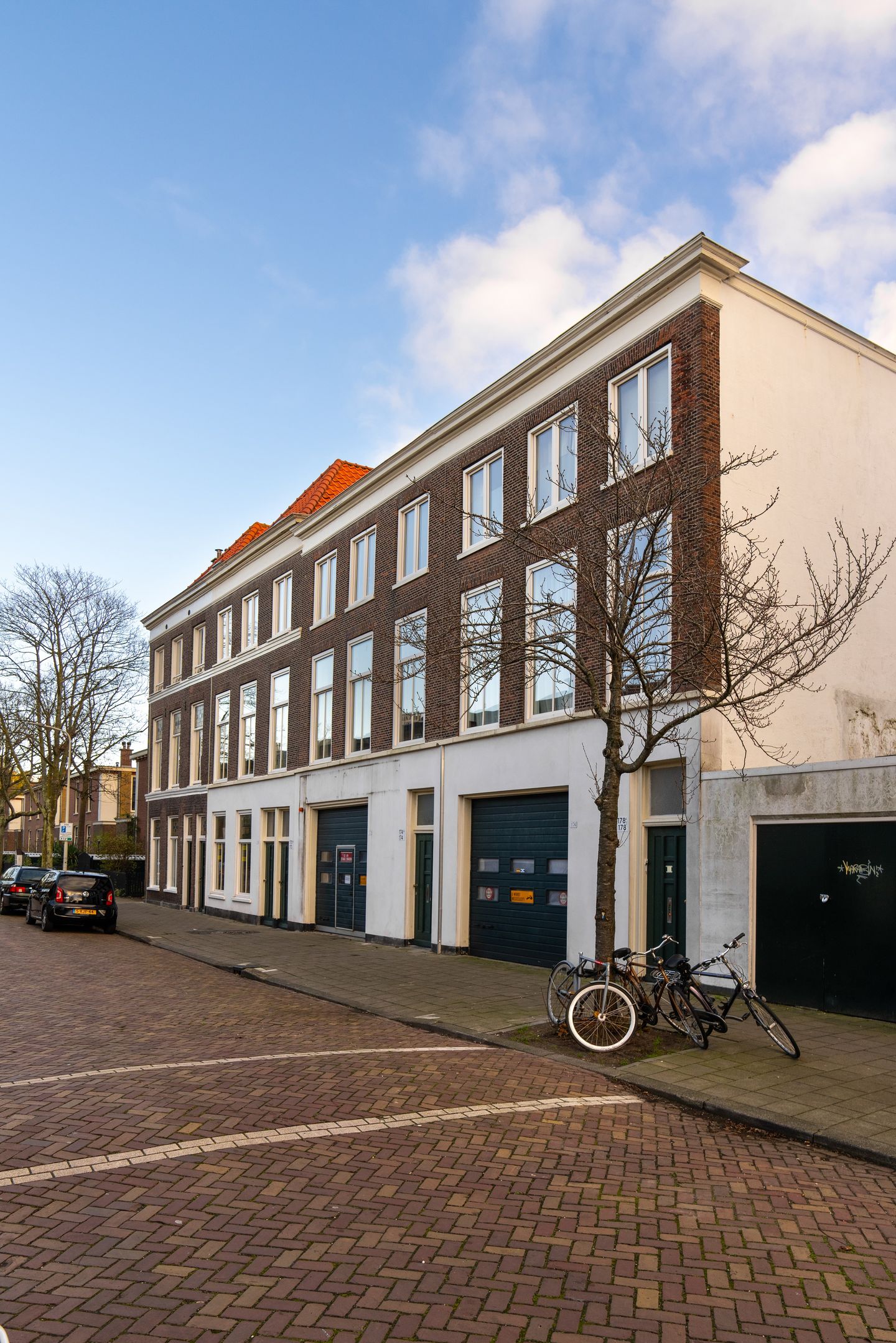 View photo 2 of Van Hogendorpstraat 168-178