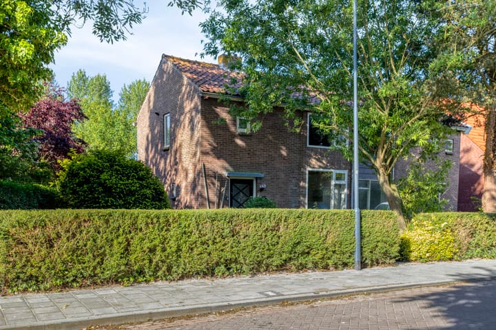 Photo 2 of Wilhelminastraat 1