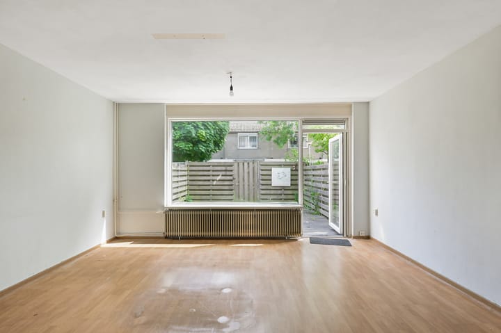 Tussenwoning te koop: Bezaanstraat 18, Zaandam