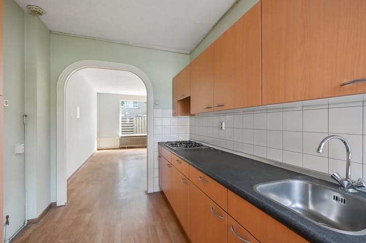 Tussenwoning te koop: Bezaanstraat 18, Zaandam