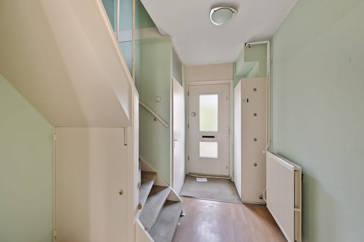 Tussenwoning te koop: Bezaanstraat 18, Zaandam