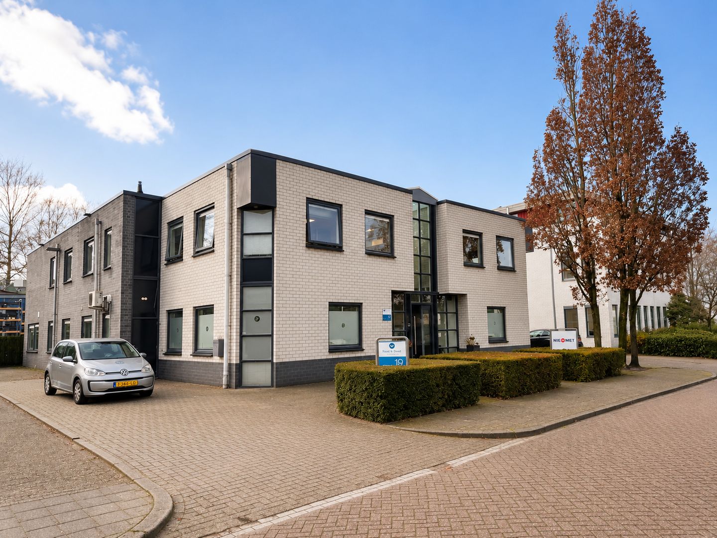 Bekijk foto 2 van Baarnsche dijk 19
