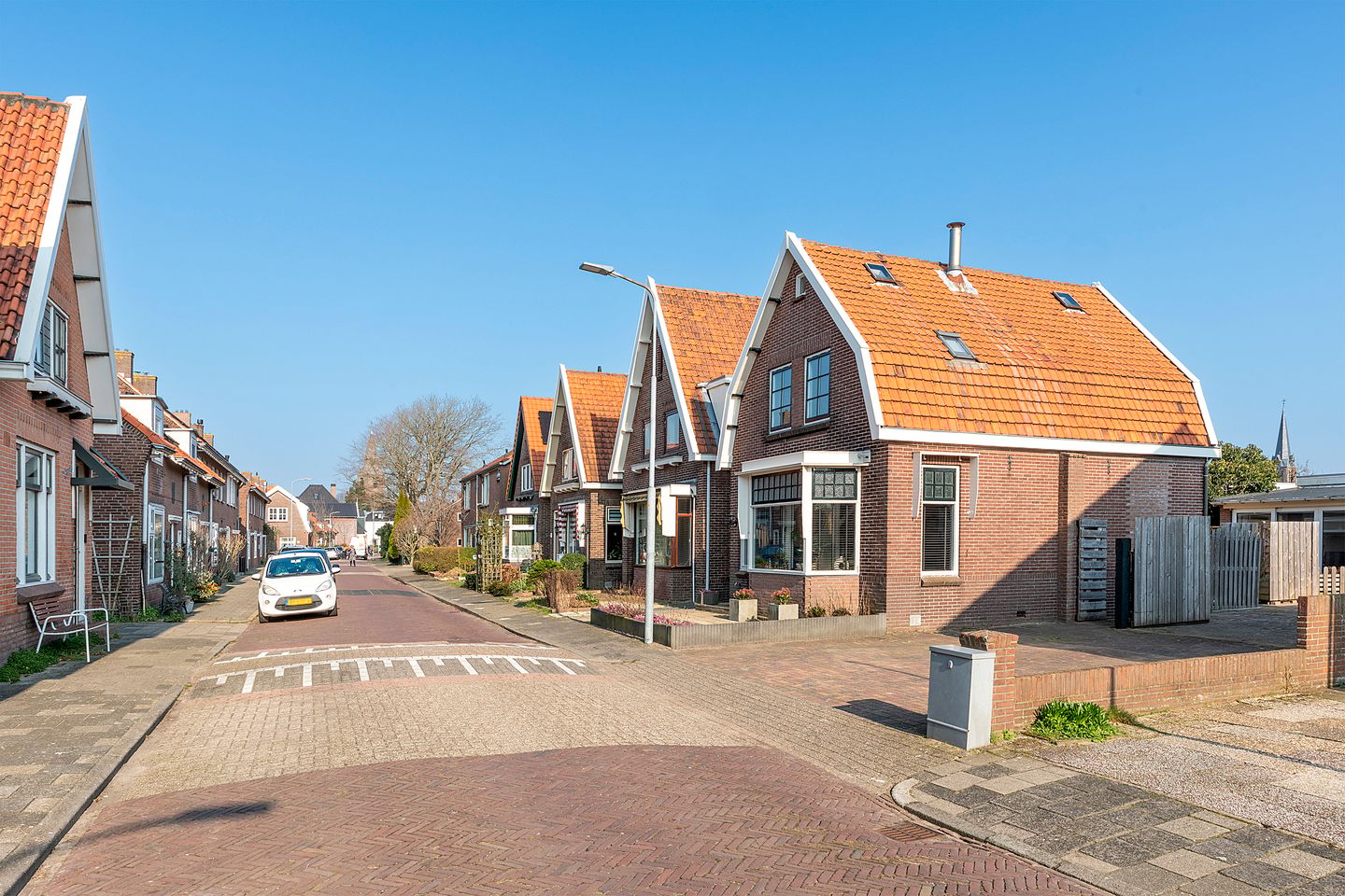 Spacious detached 1930s home with versatile outbuilding and annex in the center of Uitgeest — 59